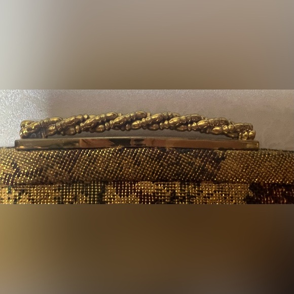 VINTAGE: Crown Lewis | floral brocade tapestry handbag. - Picture 7 of 16